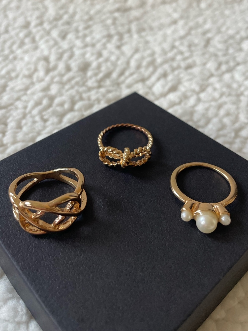 Gold Pearl Accent Ring — Elegant Women’s Fashion Ring